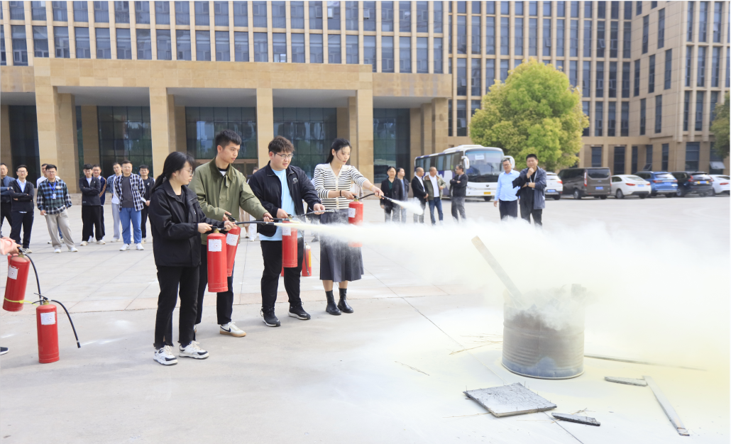 增強消防意識，筑牢安全底線丨花花牛乳業(yè)集團組織消防應(yīng)急演練