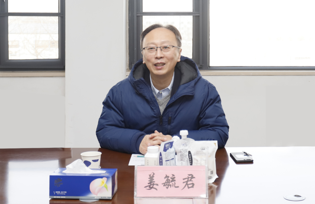 花花牛丨東北農(nóng)大食品學(xué)院院長、中原食品實(shí)驗(yàn)室首席科學(xué)家姜毓君教授蒞臨花花牛乳業(yè)集團(tuán)調(diào)研