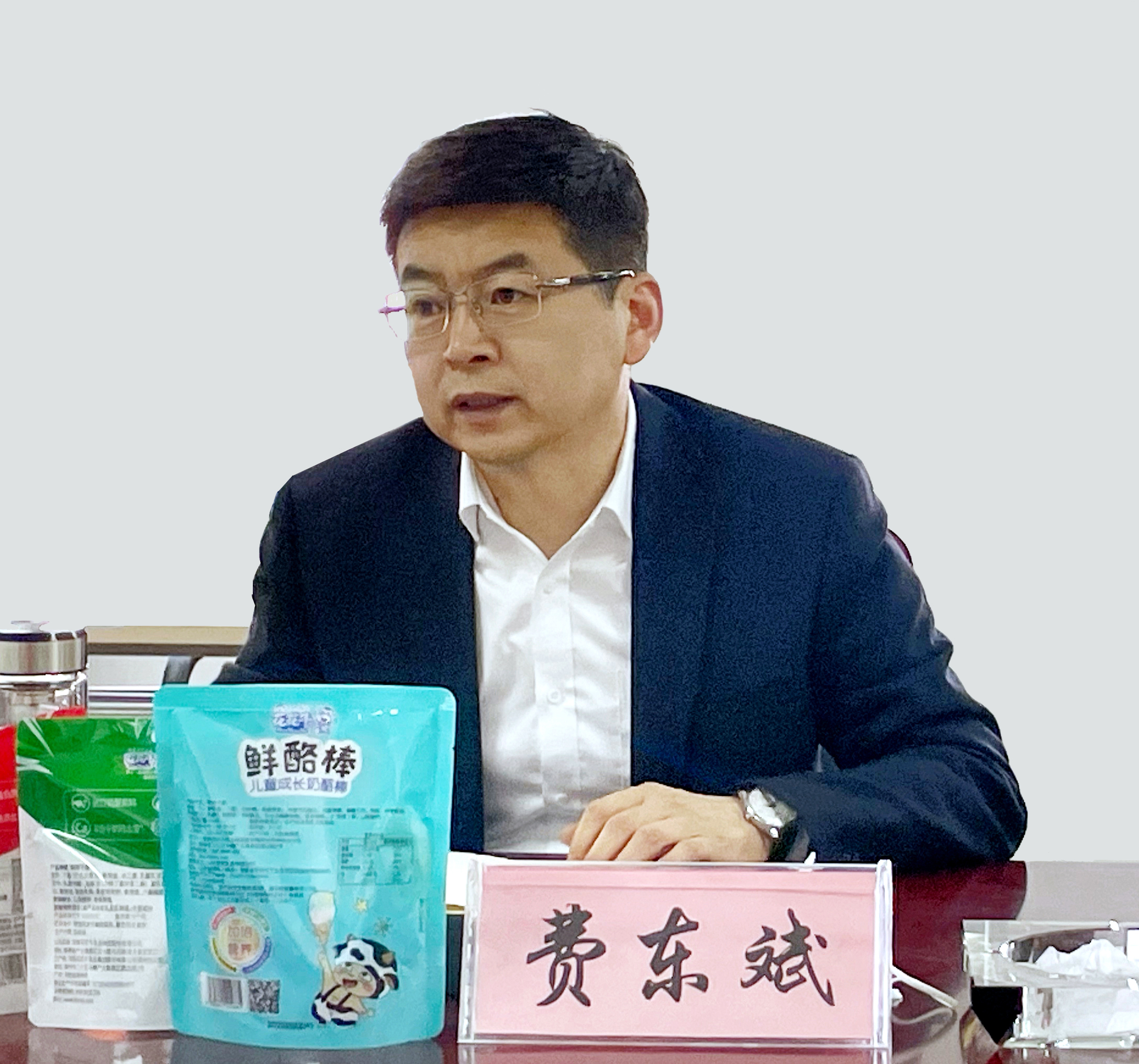 河南省委常委、副省長(zhǎng)費(fèi)東斌蒞臨 花花牛乳業(yè)集團(tuán)調(diào)研