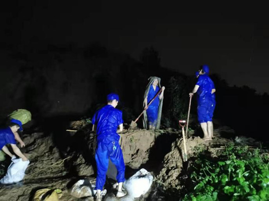 微光匯聚、風雨同舟，我們一起扛！