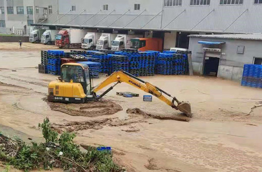 微光匯聚、風雨同舟，我們一起扛！