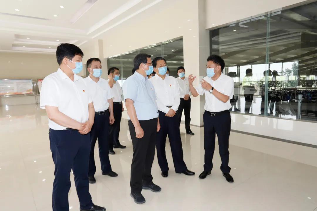 快訊 | 河南省委常委、省紀委書記、省監(jiān)委主任任正曉蒞臨花花牛乳業(yè)集團新蔡瑞亞牧場調(diào)研