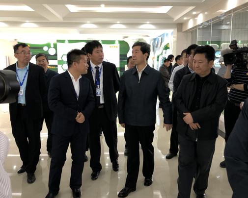 河南省委副書記、省長陳潤兒一行蒞臨 花花牛集團魯山瑞亞牧業(yè)有限公司視察調(diào)研